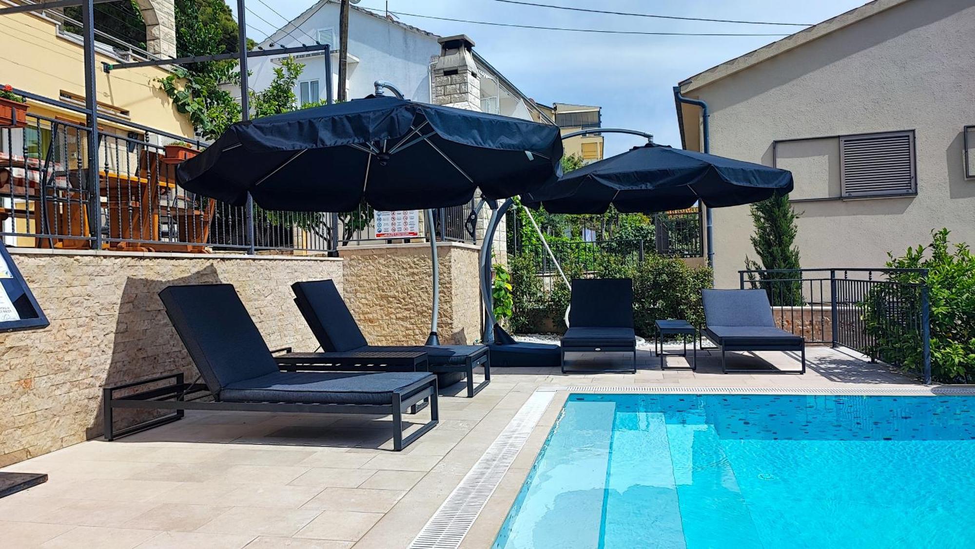 Villa Penava, Private Beach, Pool And 7Min To トロギール エクステリア 写真